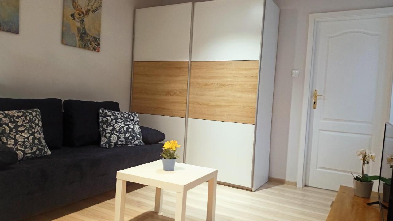 Apartament Granatowy Swietoduska 12 Lublino Esterno foto